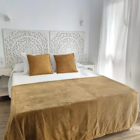 La De Lola - Adults Only Hostel *