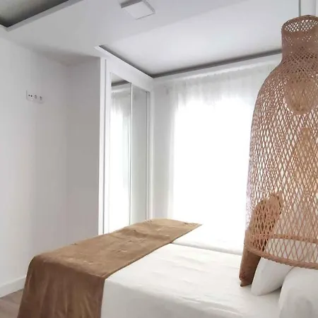 La De Lola - Adults Only Hostel *